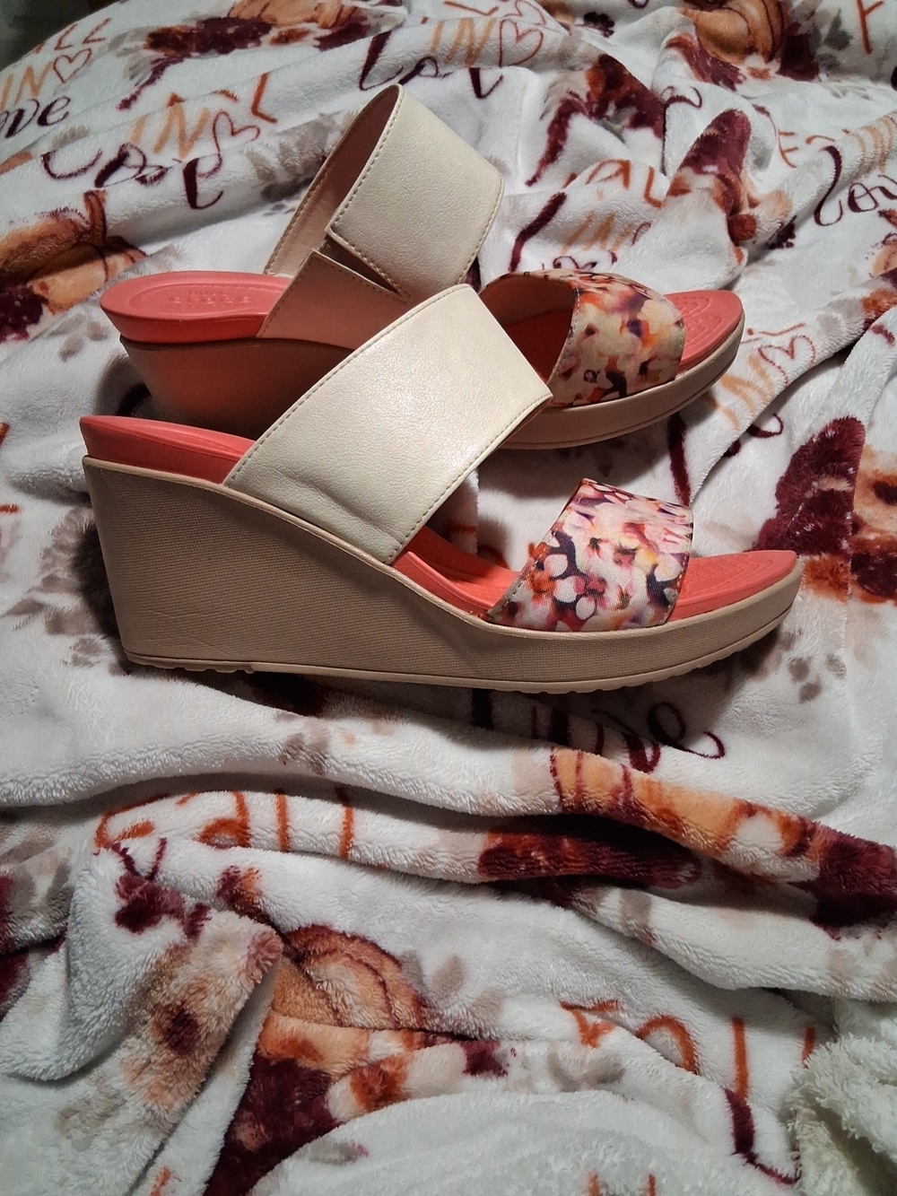 CROCS Coral Footbed Floral & Cream Wedge Slides